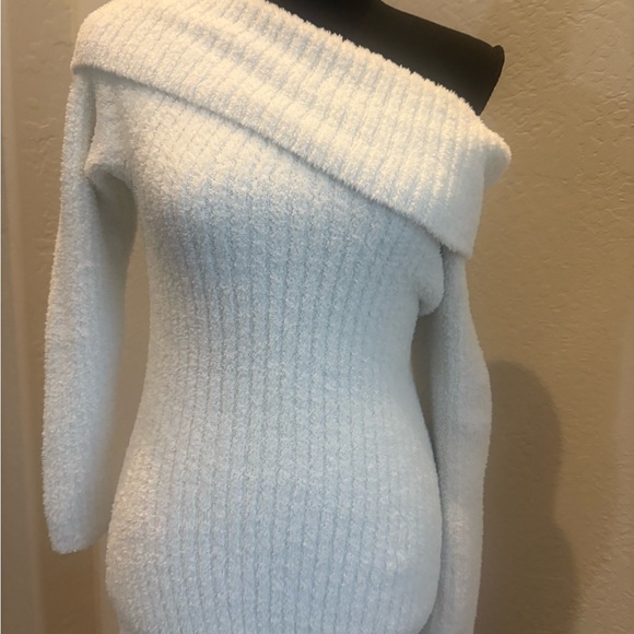 Wild Fable Off-Shoulder Cream Sweater - Picture 4 of 6